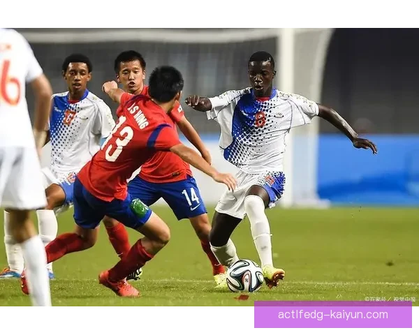 特奥展现现代边卫特质：攻防兼备状态持续提升