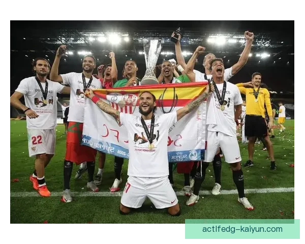 西甲球队最新大名单公布，各队阵容调整与球员状态走势清晰